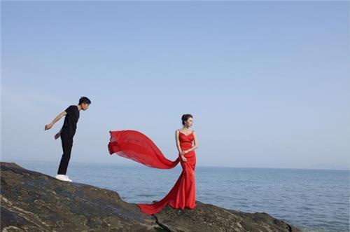 婚纱后期，通过PS把海边拍摄的婚纱照调出高级感_